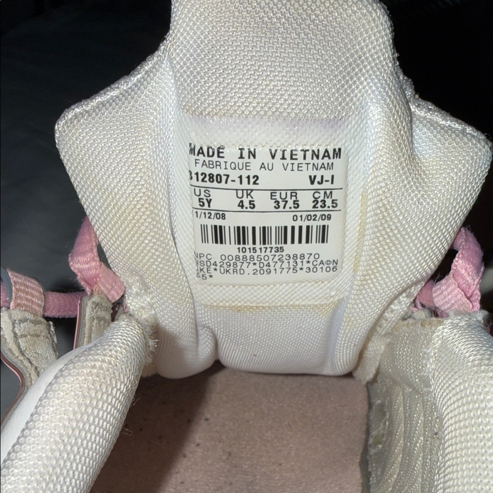Nike Shox Women's Pink and Silver Athletic Shoes - Picture 11 of 12